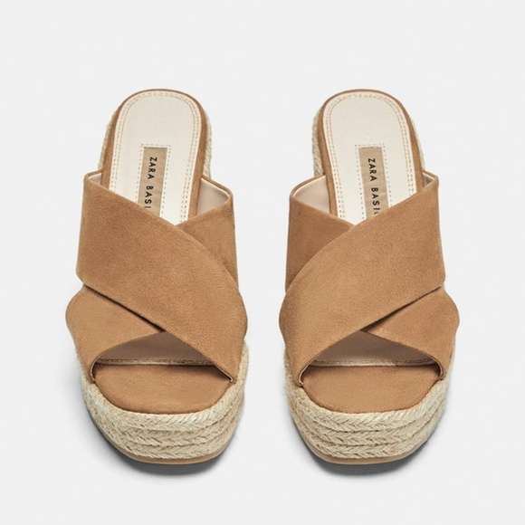 CROSSOVER LEATHER WEDGES